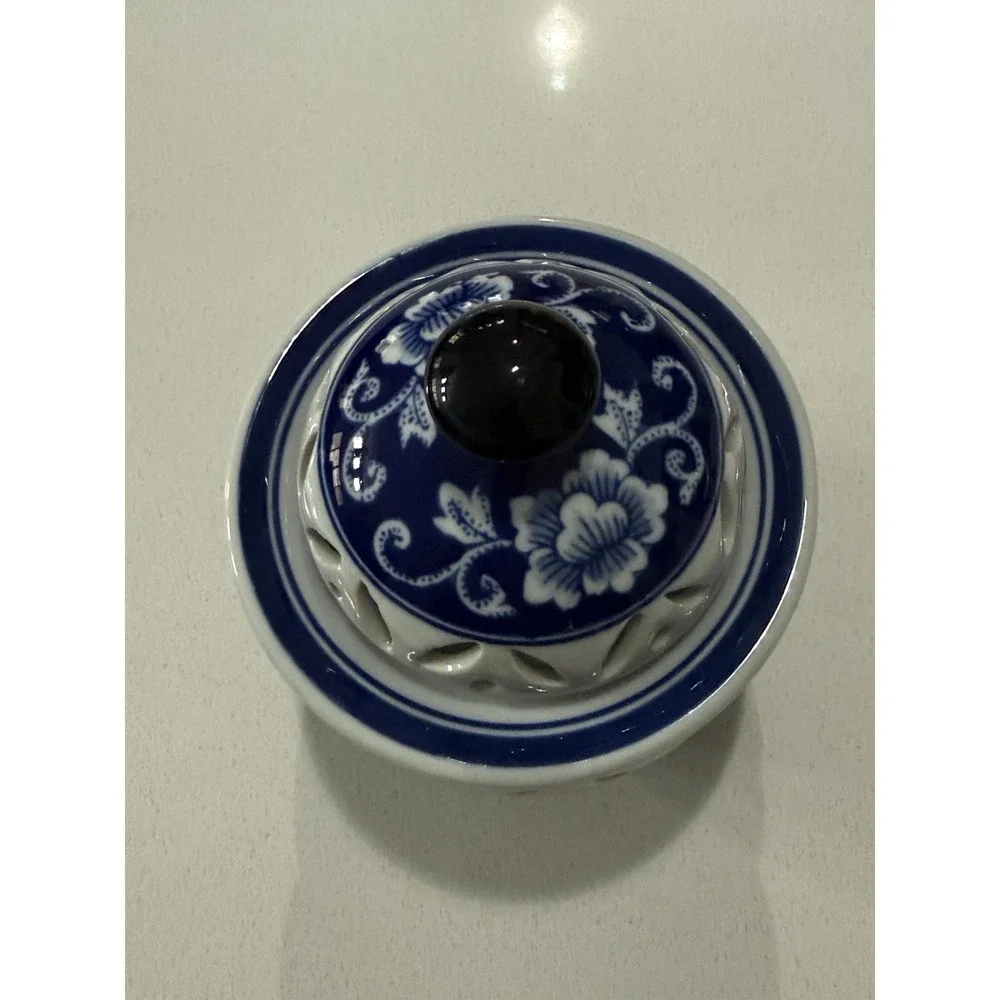 Bombay Company Potpourri‎ Jar Blue White Floral With Lid 6